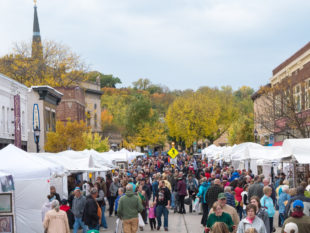 Arts festival crowds in Red Wing, Minnesota