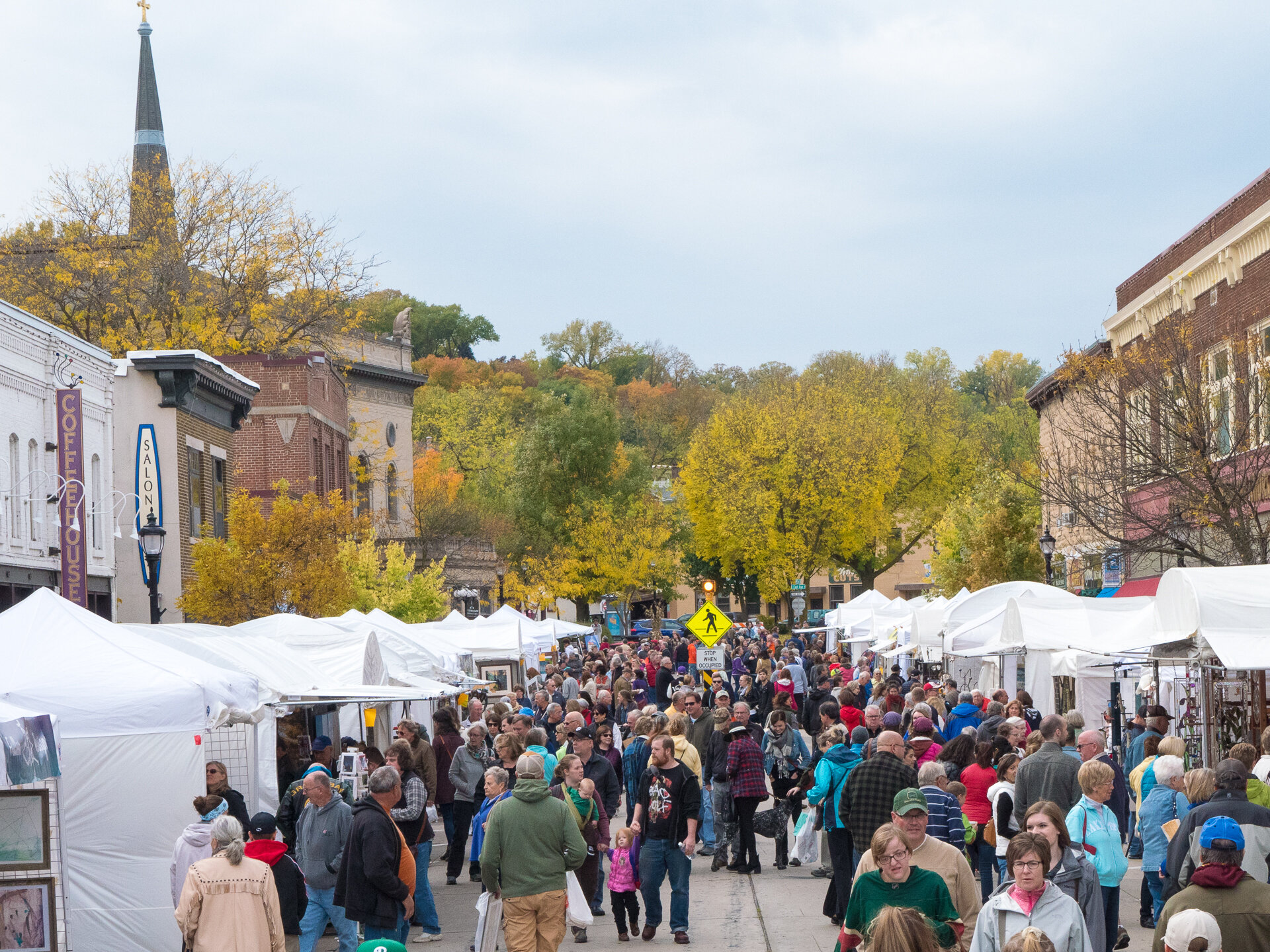 Arts festival crowds in Red Wing, Minnesota